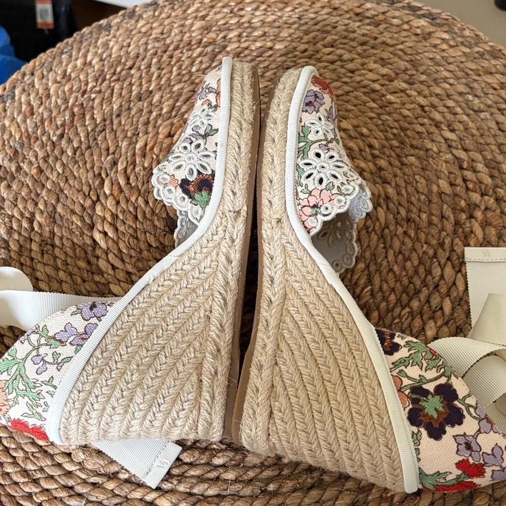 Veronica Beard Floral Embroidered Lace up Wedge Espadrille 8.5
